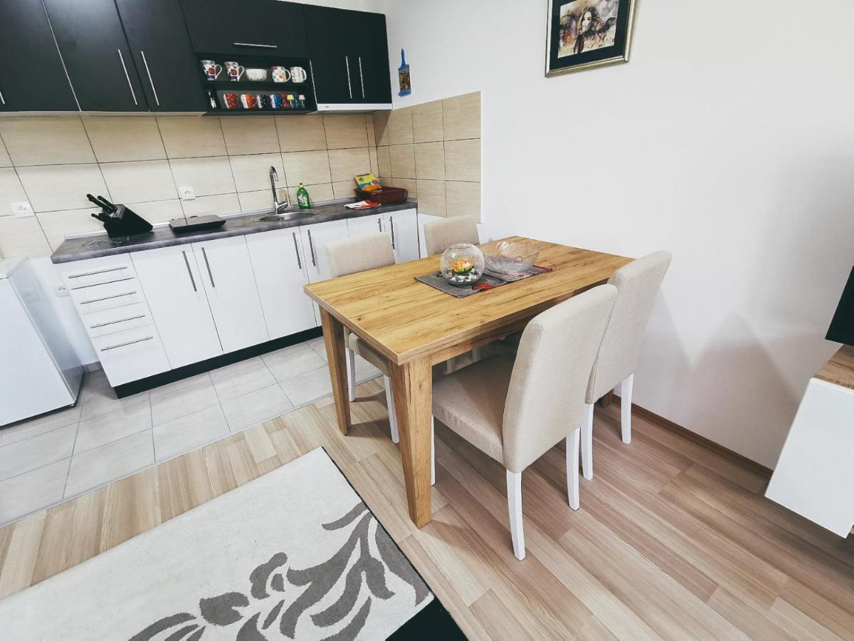 Cozy Corner Apartments - Free Parking & Wi-Fi Ćuprija Exteriér fotografie