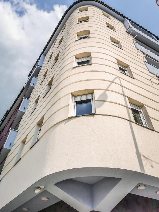 Cozy Corner Apartments - Free Parking & Wi-Fi Ćuprija Exteriér fotografie