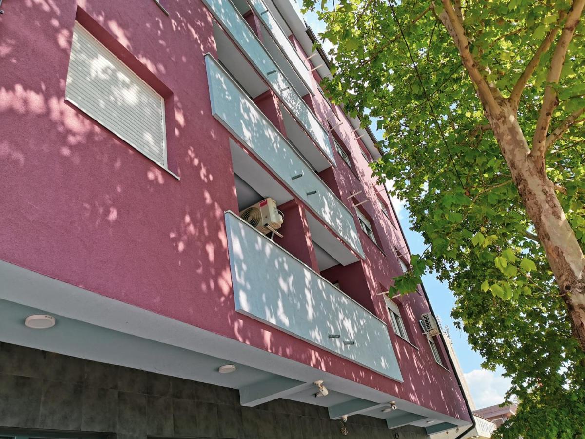 Cozy Corner Apartments - Free Parking & Wi-Fi Ćuprija Exteriér fotografie